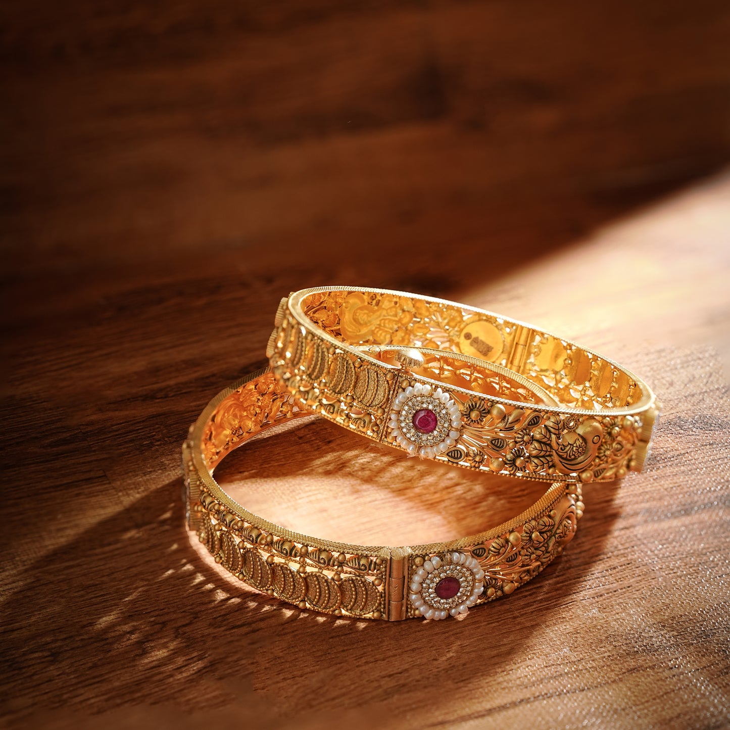 22KT Gold Semi Kundan Antique Bangle Set