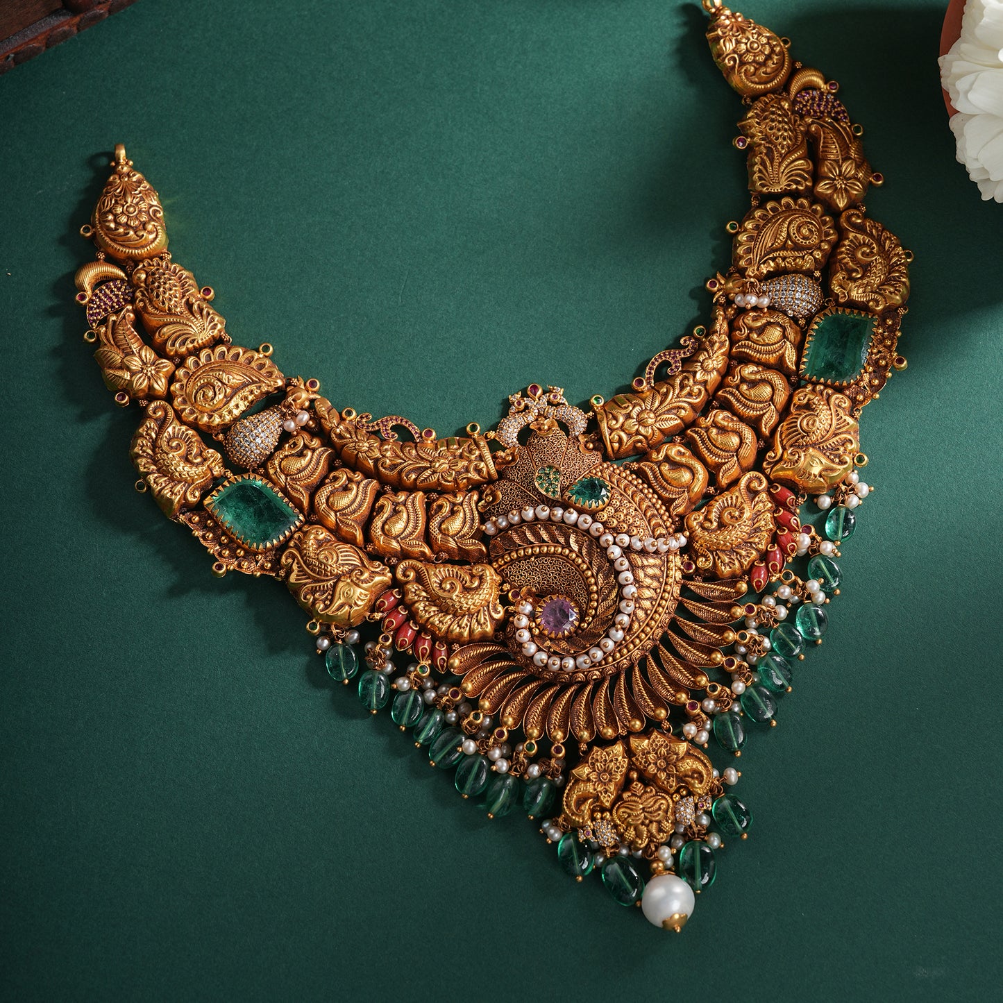 22Kt Gold Nakas Temple Necklace with Emeralds & Pearls