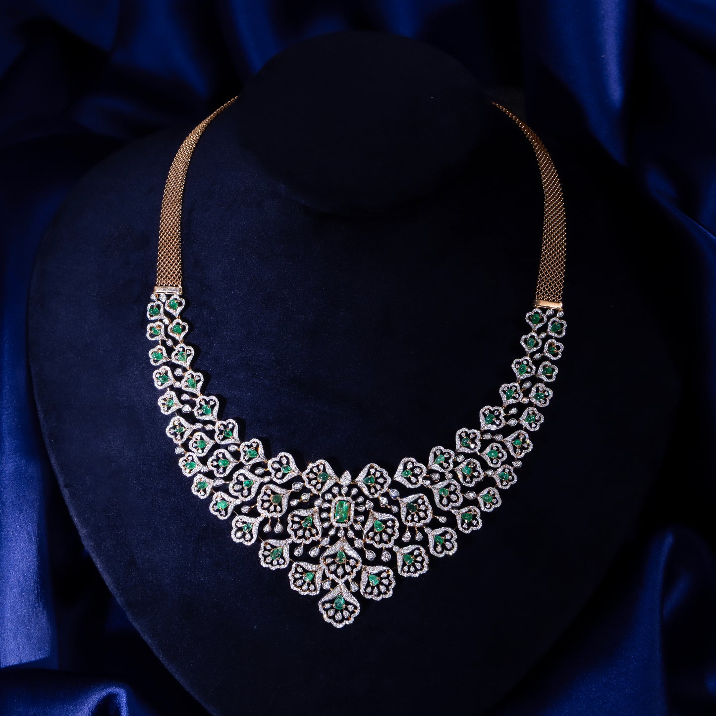 18KT Gold Diamond Emerald Floral Necklace for Women