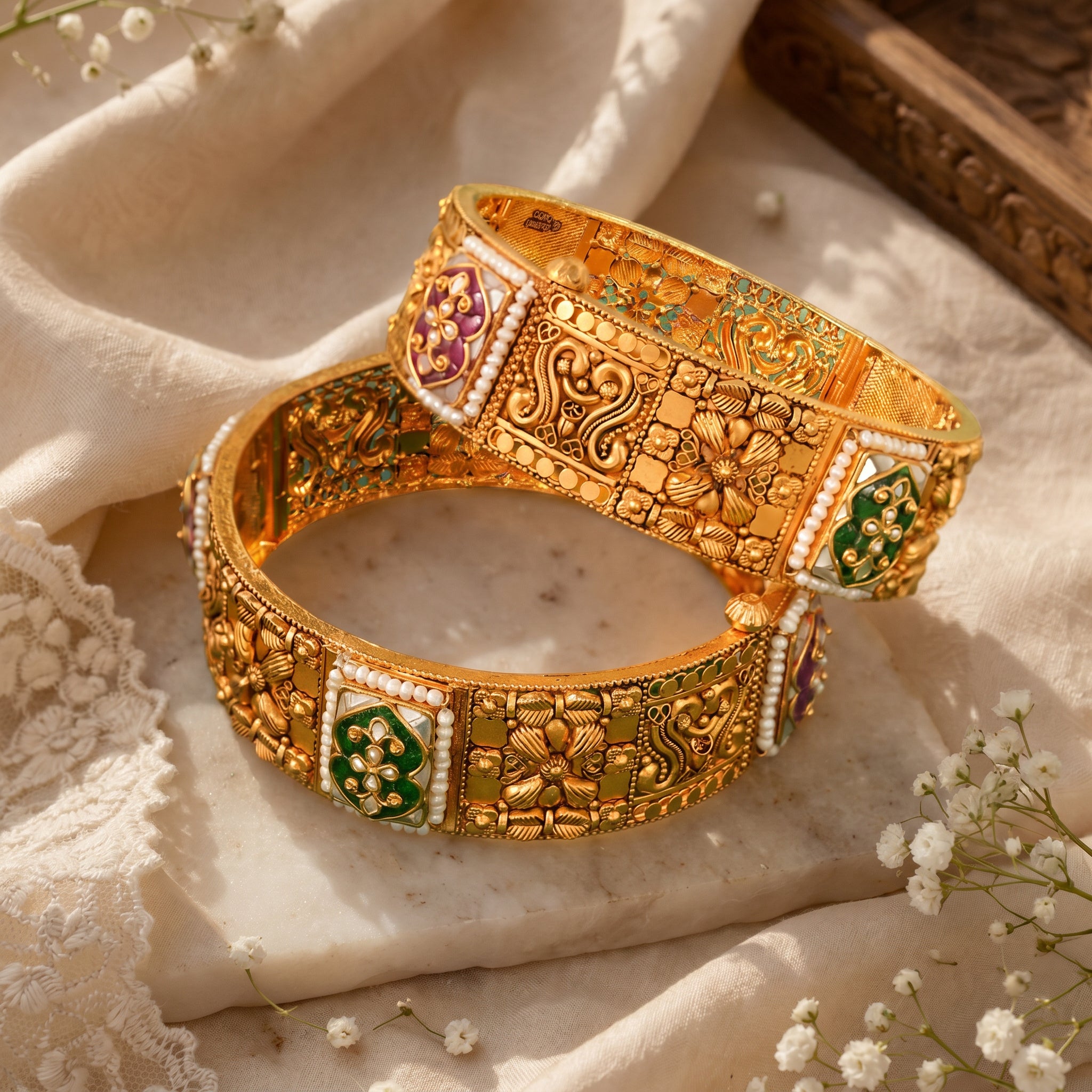 Antique Semi Kundan 22KT Yellow Gold Bangle Pair for Women