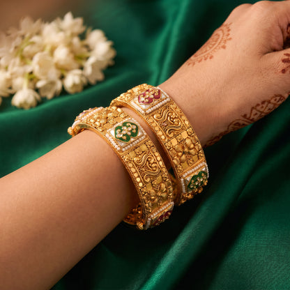 Antique Semi Kundan 22KT Yellow Gold Bangle Pair for Women